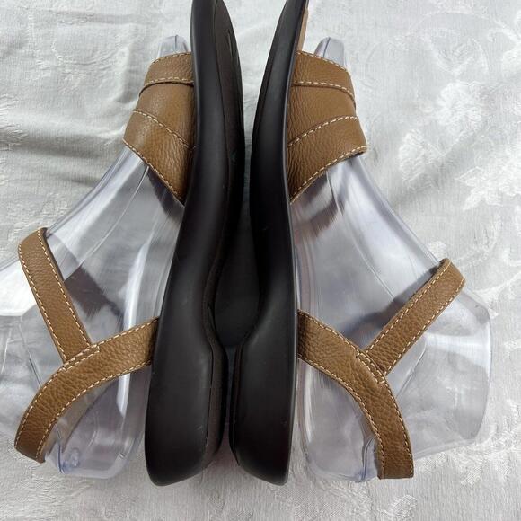 L. L. Bean Womens Sandals 6.5 M Brown Leather Strappy Flat Heel Adjustable Ankle - Picture 8 of 9